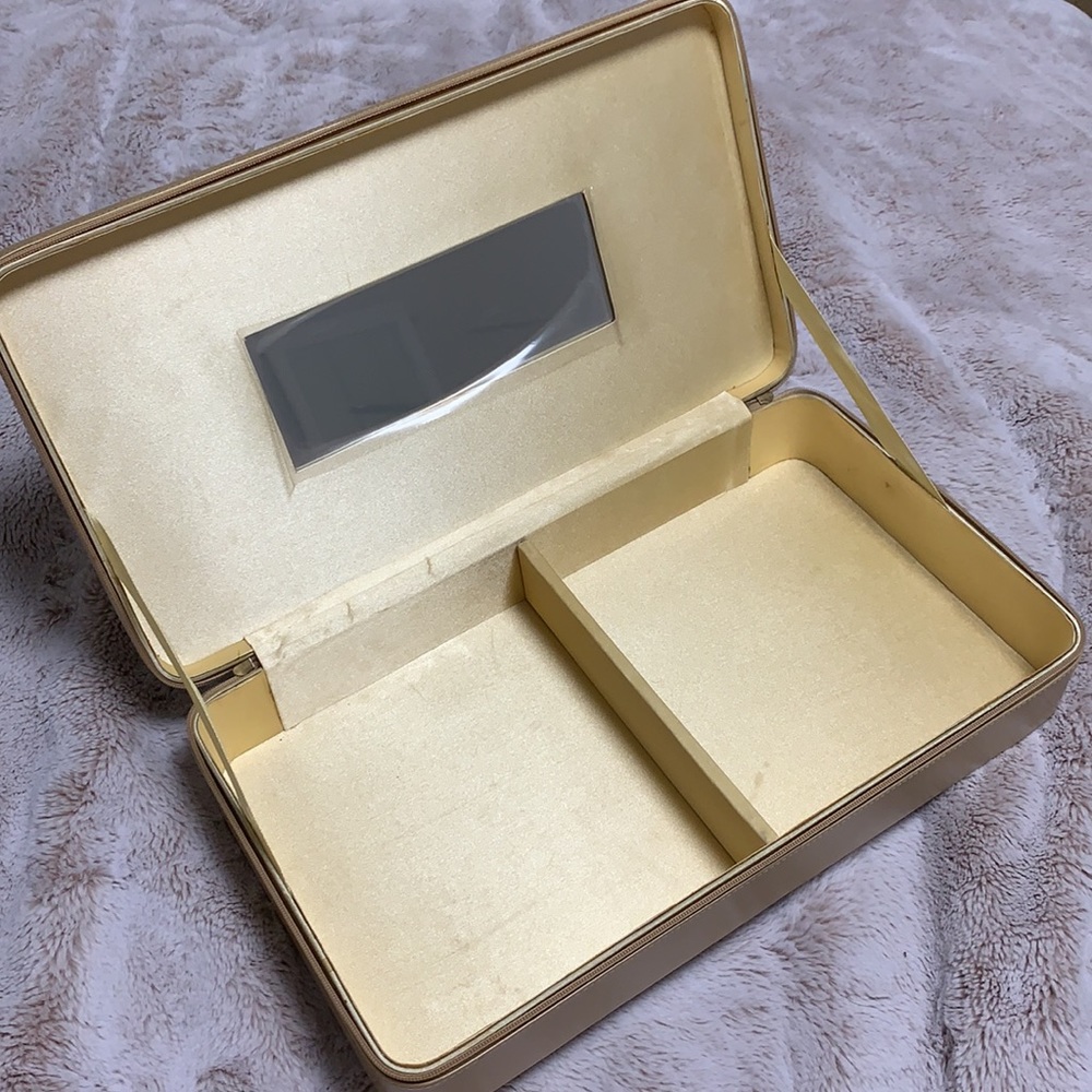 Estée Lauder hard makeup case - Picture 6 of 10